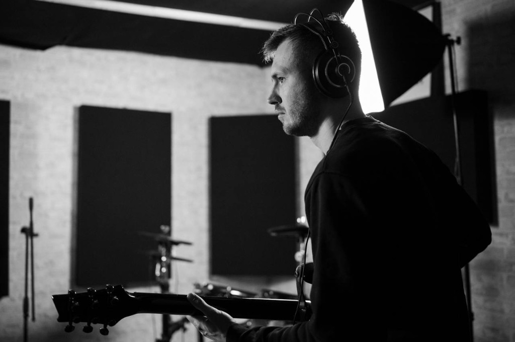 LVNDFVLL guitarist recording